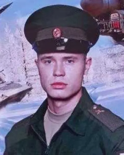 Попов Эдуард